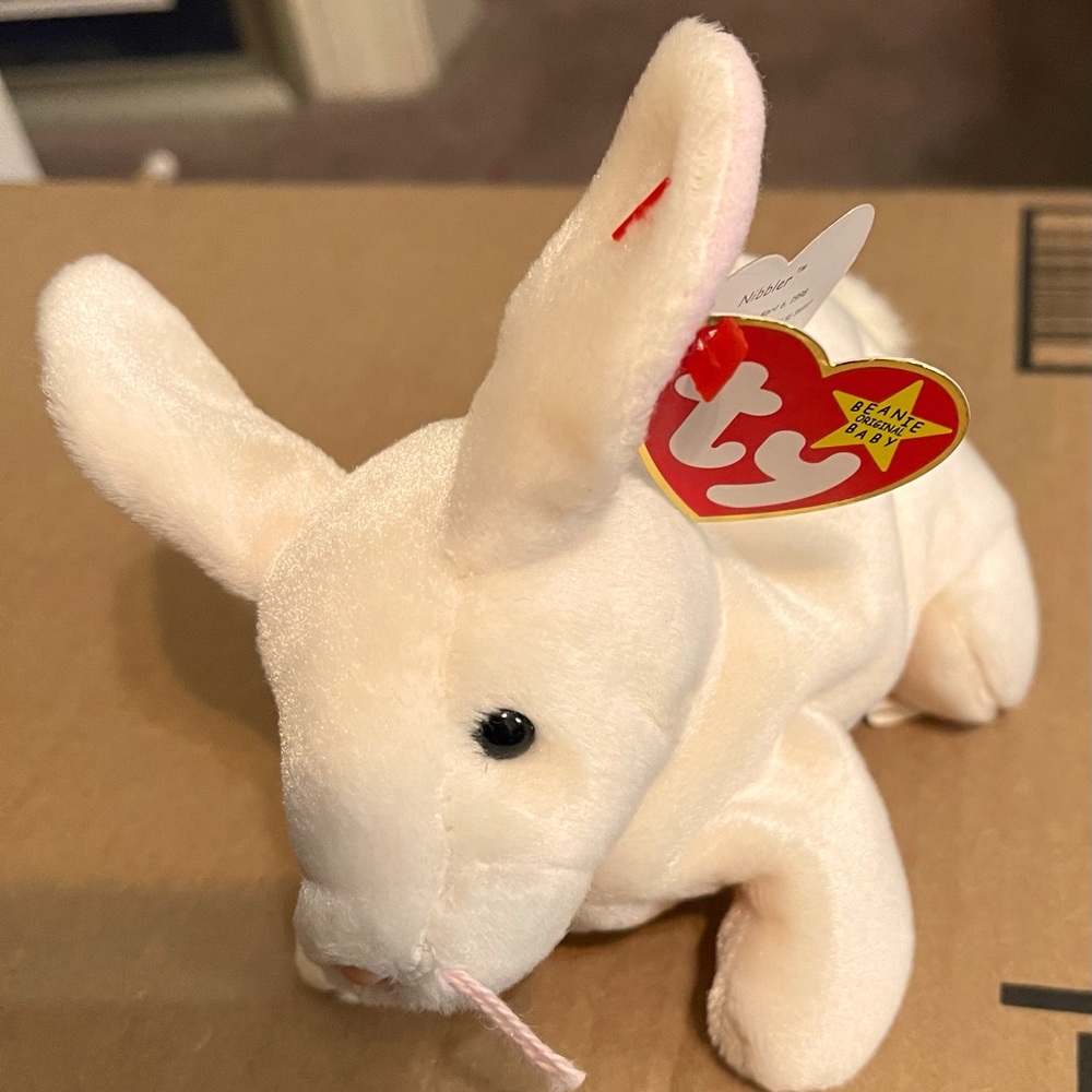 Ty Beanie Baby Nibbler.. the beige rabbit